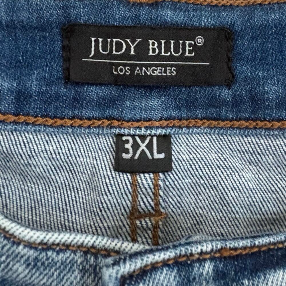 Judy Blue Distressed Denim Shorts 3X - Picture 4 of 4